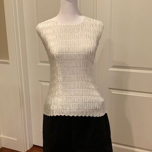 Dressbarn white stretchy Textured Blouse